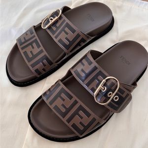 Fendi sandals 37,5